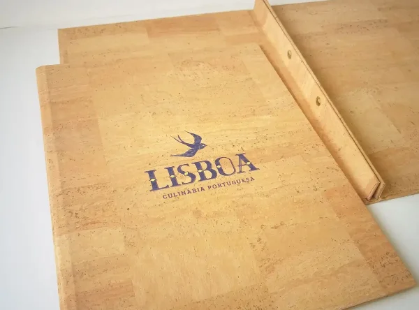 LE08 cortica com badanas Capa em cortiça com badanas