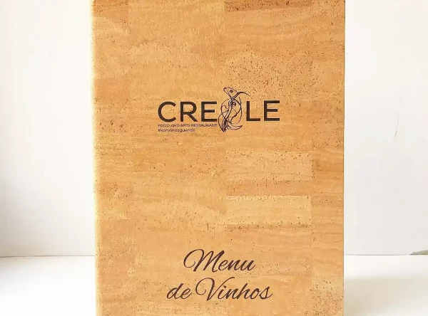 LE08 cortica com badanas Capa em cortiça com badanas