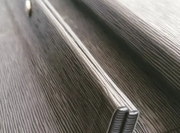 LEN18M Ementa Sintetica Matte textura riscas preto Ementa Sintética Mate textura riscas preto